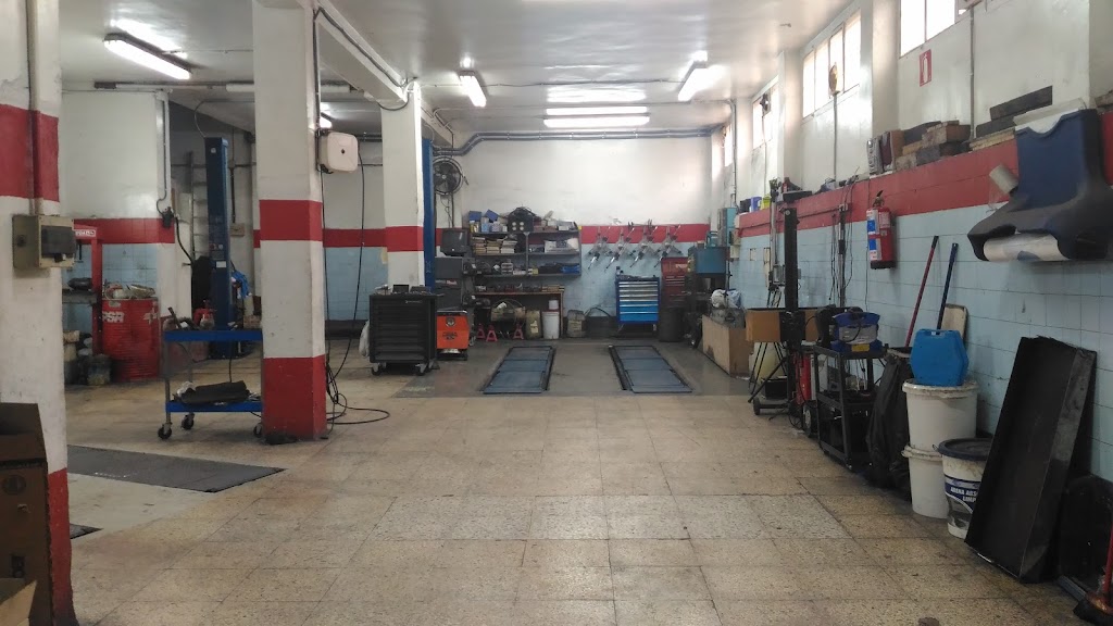 Talleres Fran Motor — Interior