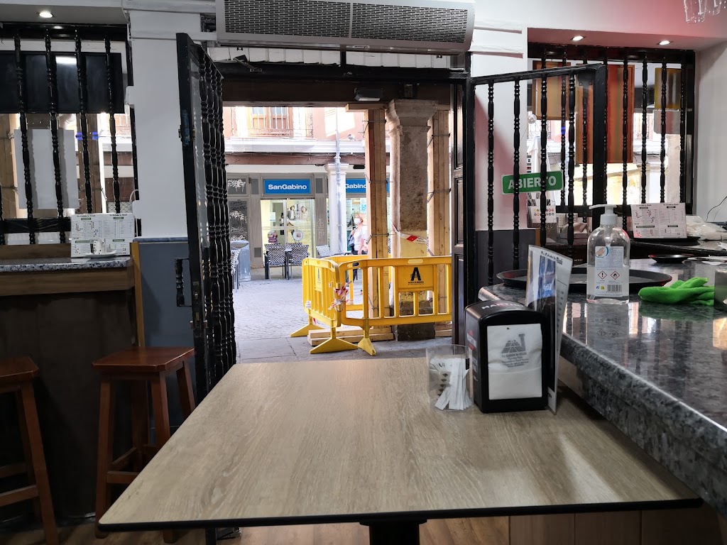 Bar La Calzada de Alcala — Ambiente