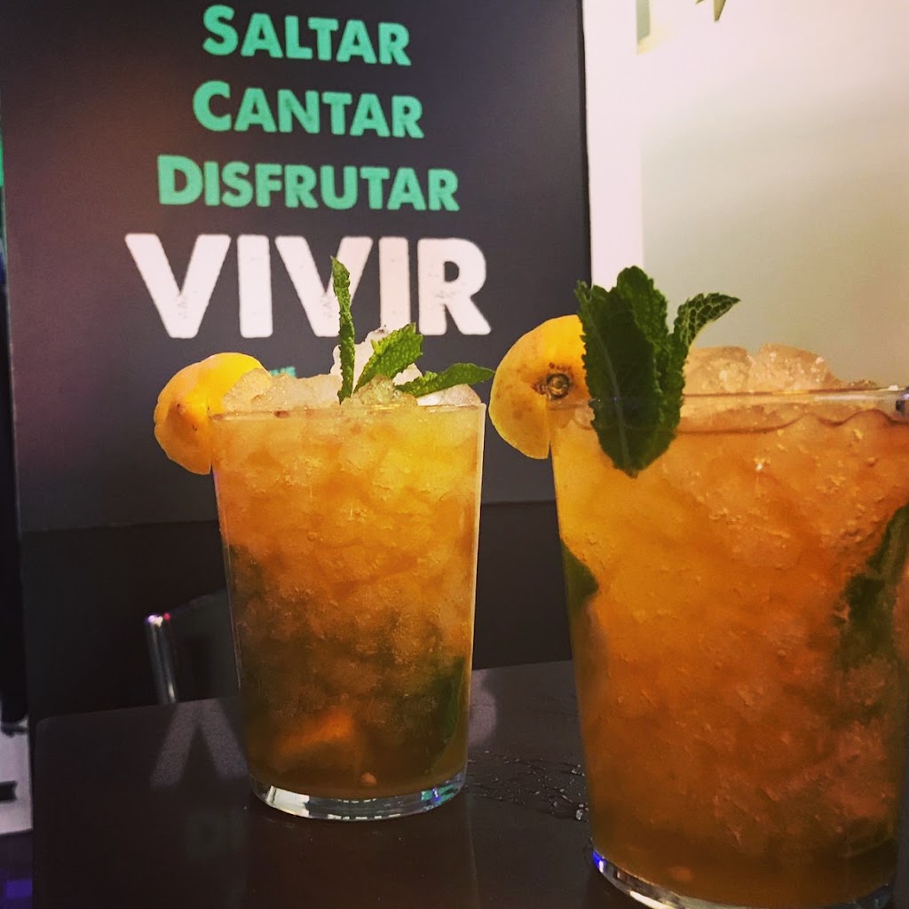 Bar Guateke — Comida y bebida
