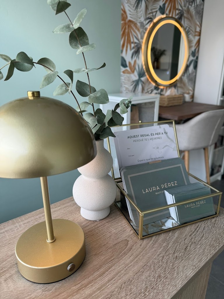 Laura Perez Beauty Studio — Del propietario