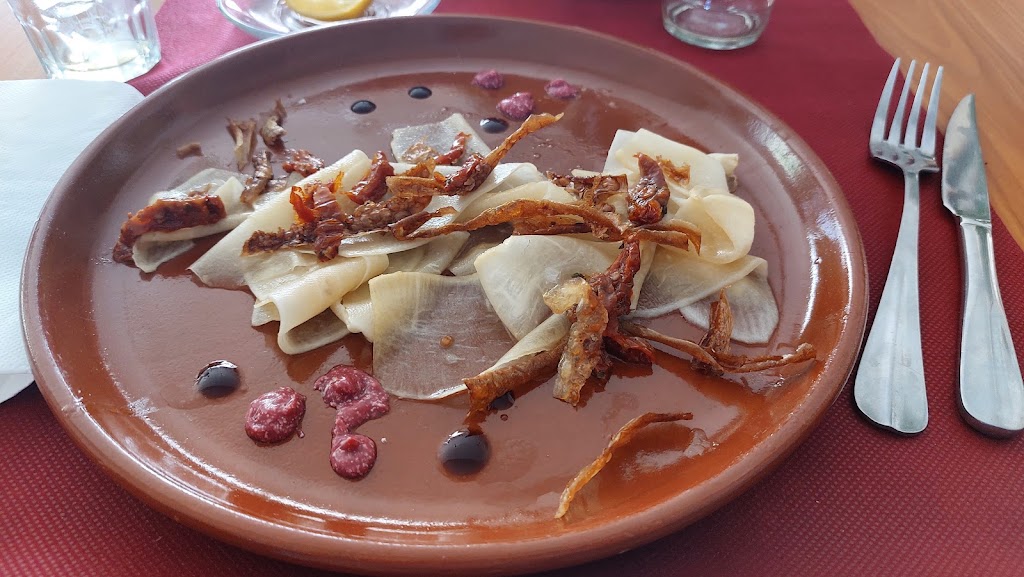 Yany's Bar — Comida y bebida