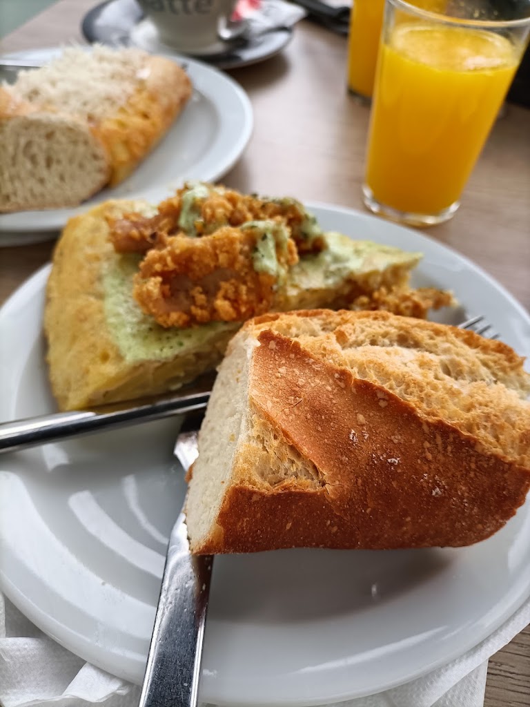 Bar La Picota — Comida y bebida