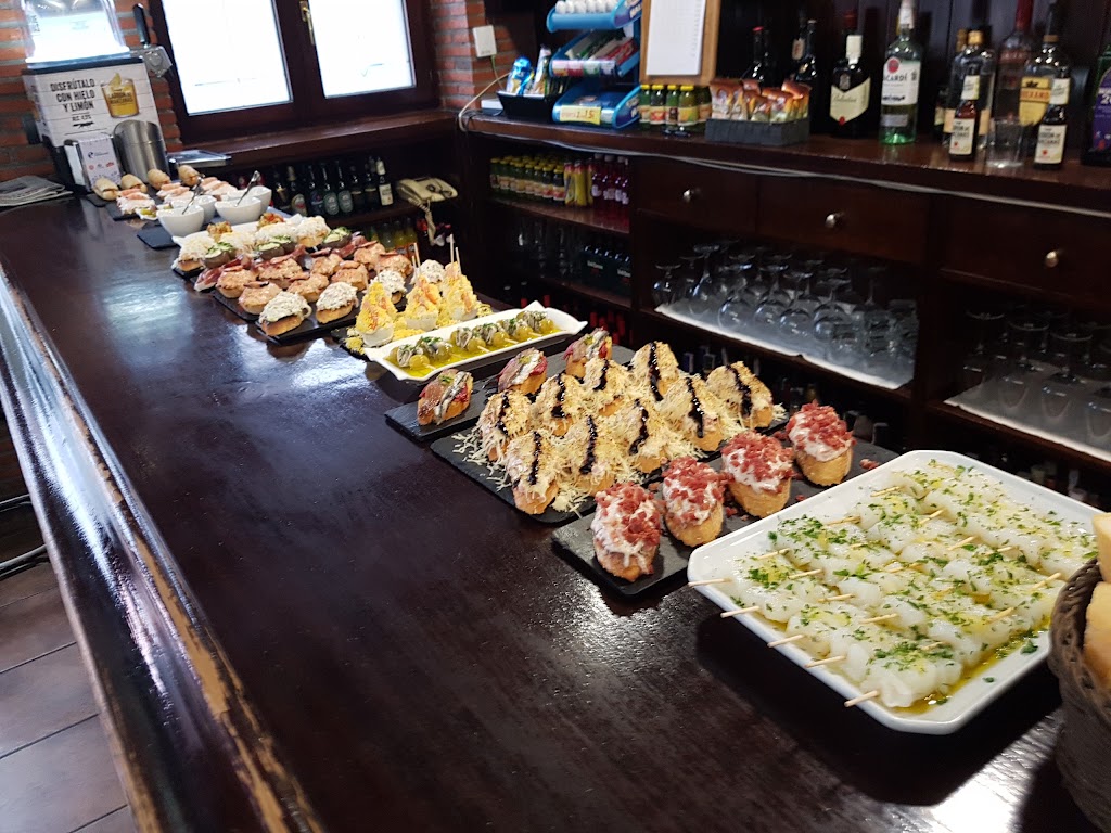 Cafe Bira — Comida y bebida