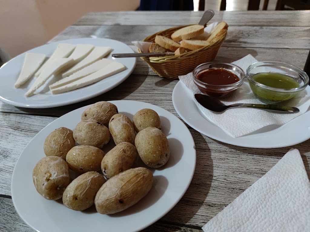 Casa Juan Ramon — Comida y bebida