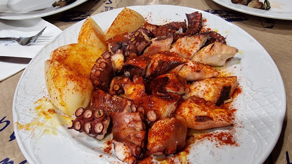 Casa Gelu — Comida y bebida