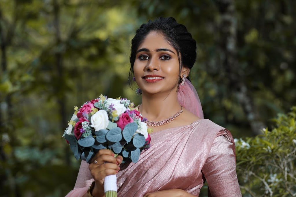 Aura Makeup Studio Kattapana Oorraa Meekkpp Srrrruddiyoo Kttttppn