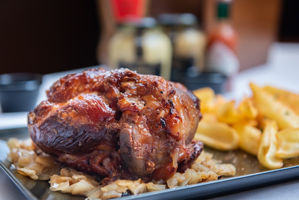 Bratembier Bierhaus Alcoi — Comida y bebida