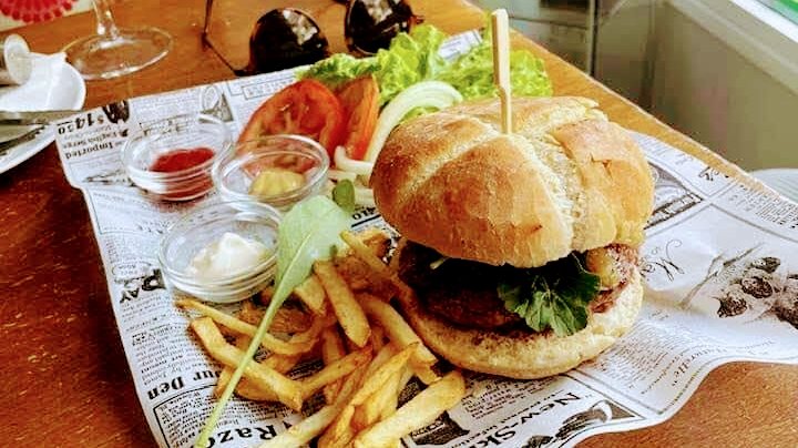 La Luna en Playa San Juan — Comida y bebida
