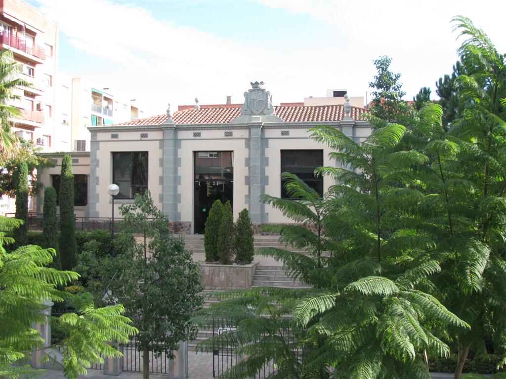 Escoles Velles - Ajuntament Sant Andreu de la Barca — Del propietario