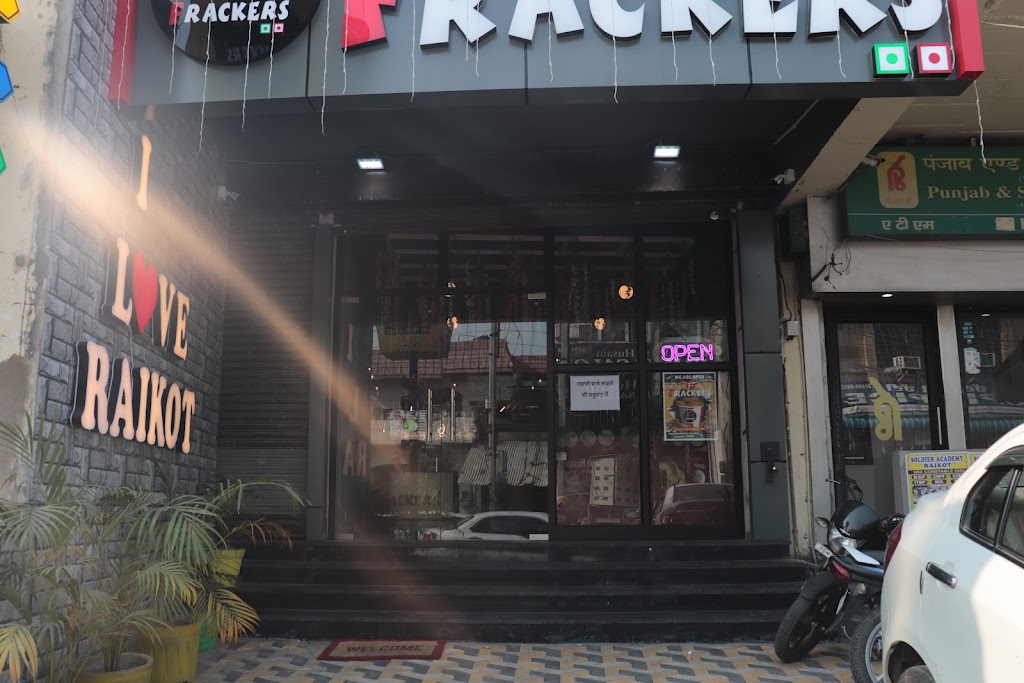 The Frackers Raikot Crispy Chicken Restaurant In Raikot Sandwich Restaurant In Raikot Best Pizza Restaurant In Raikot