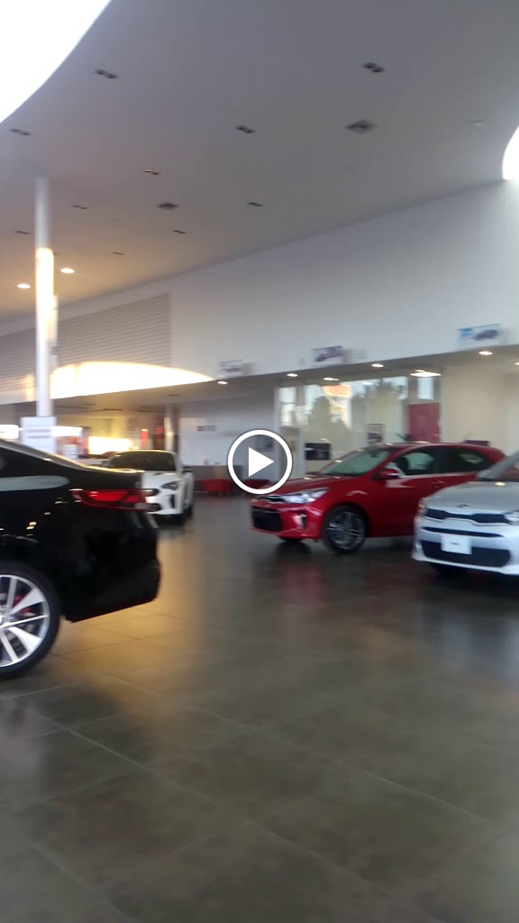 Kia Guadiana — Videos