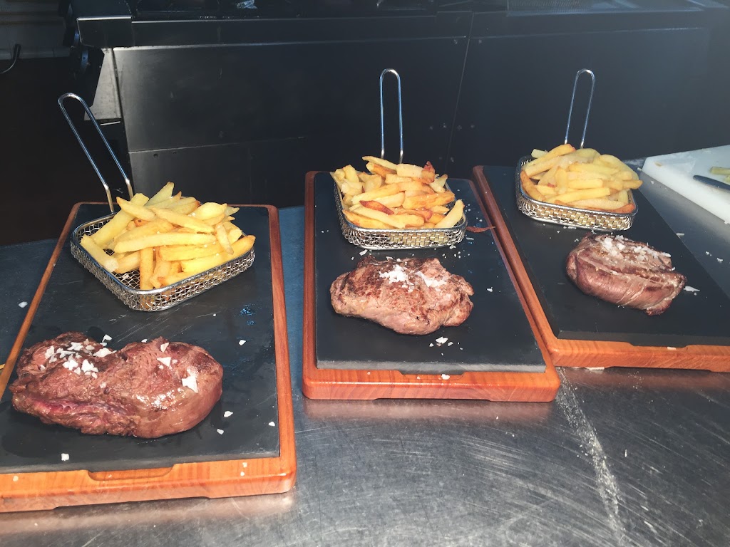 RESTAURANTE EL CAPITAN — Comida y bebida