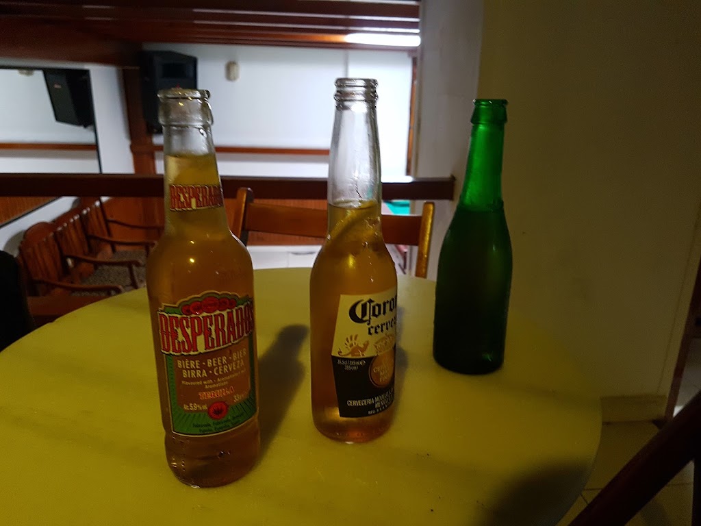 Pub @rroba — Comida y bebida