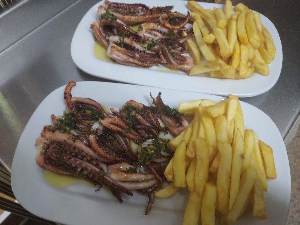 Bar Can Pirri — Comida y bebida
