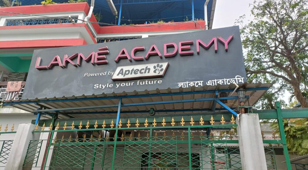 Lakme Academy Powered By Aptech Best Makeup Courses Beauty Courses Hair Course Salon Course Cosmetology In Siliguri