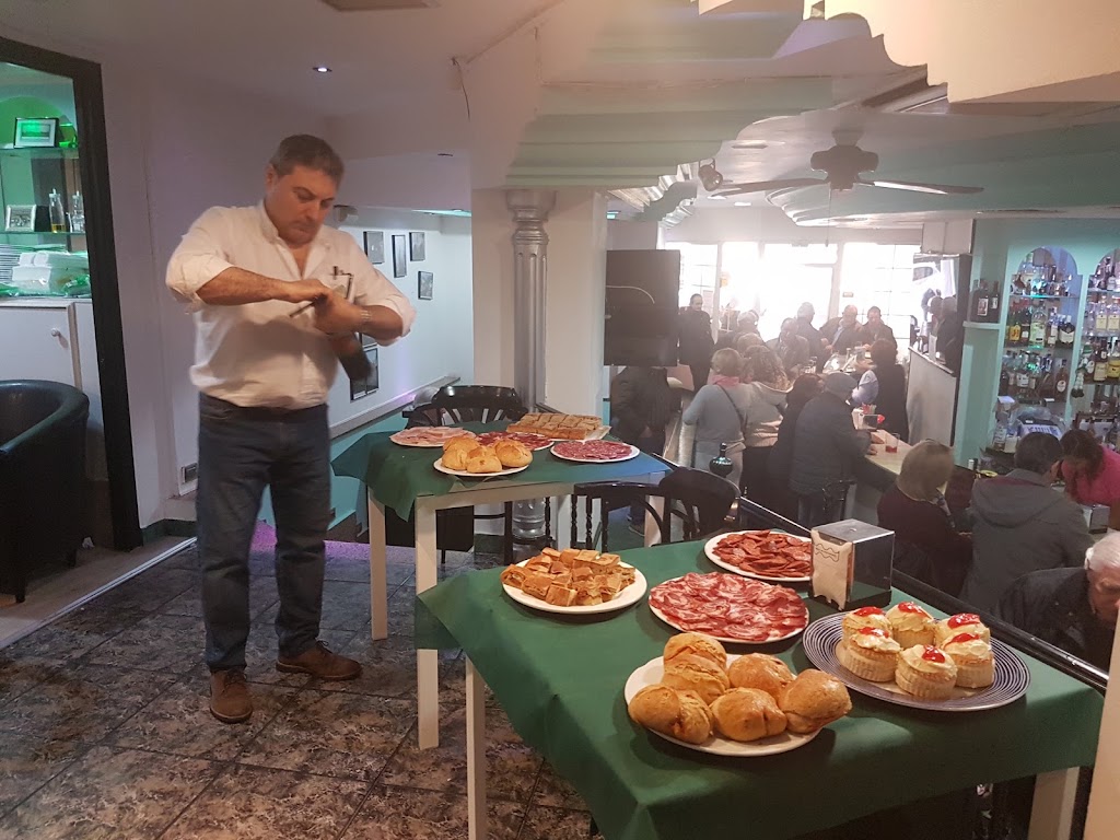 Cafe Bar Sintonia — Comida y bebida