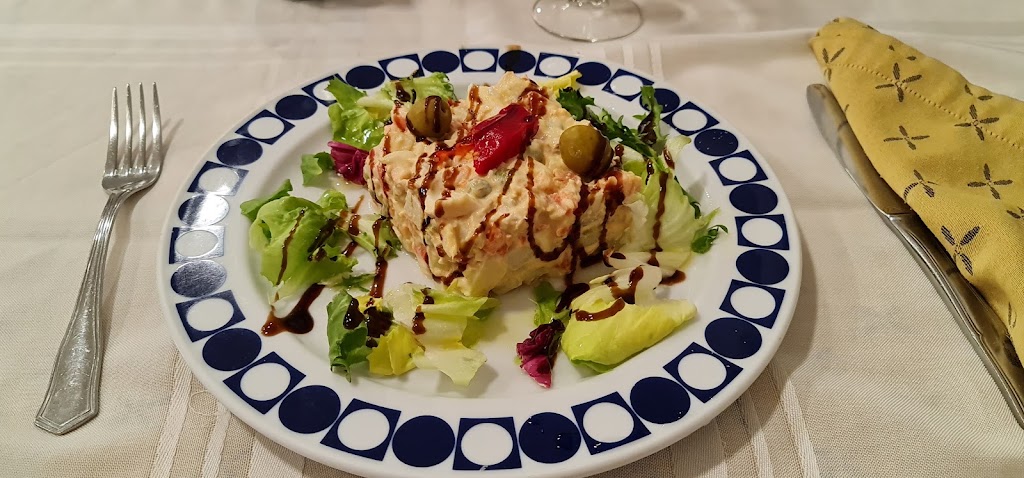Restaurante Casa Dionisio — Comida y bebida