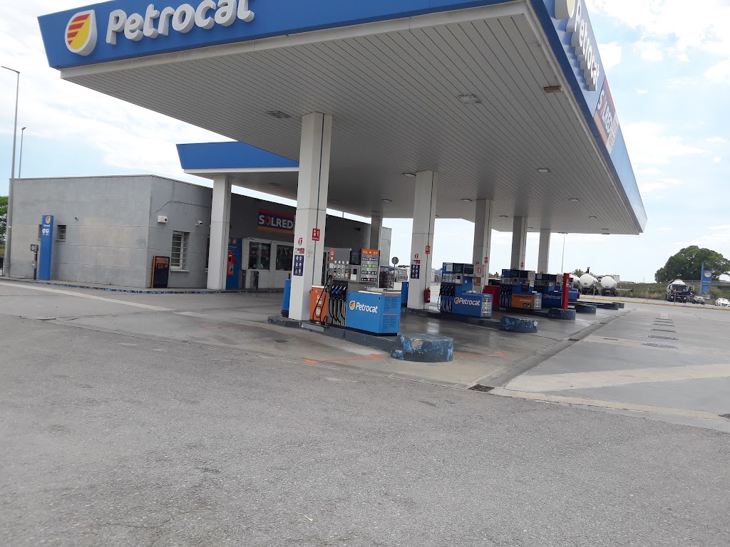 Petrocat - Estacion de Servicio — Exterior