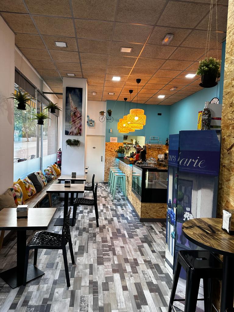 Aranes Cafeteria — Ambiente