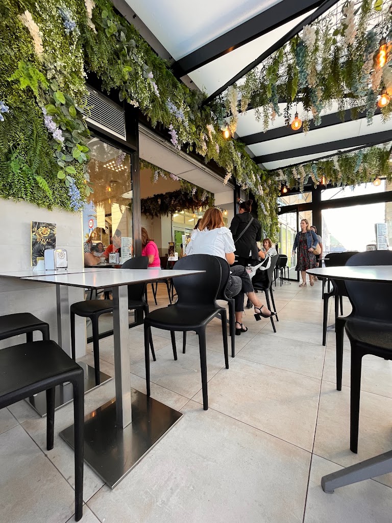 Cafeteria Royal CC L'Aljub — Ambiente