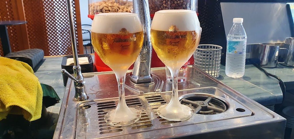 Cafe Bar Chani — Comida y bebida