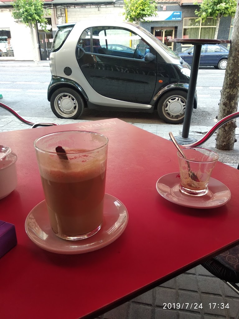 Bar Elfos — cafe con leche