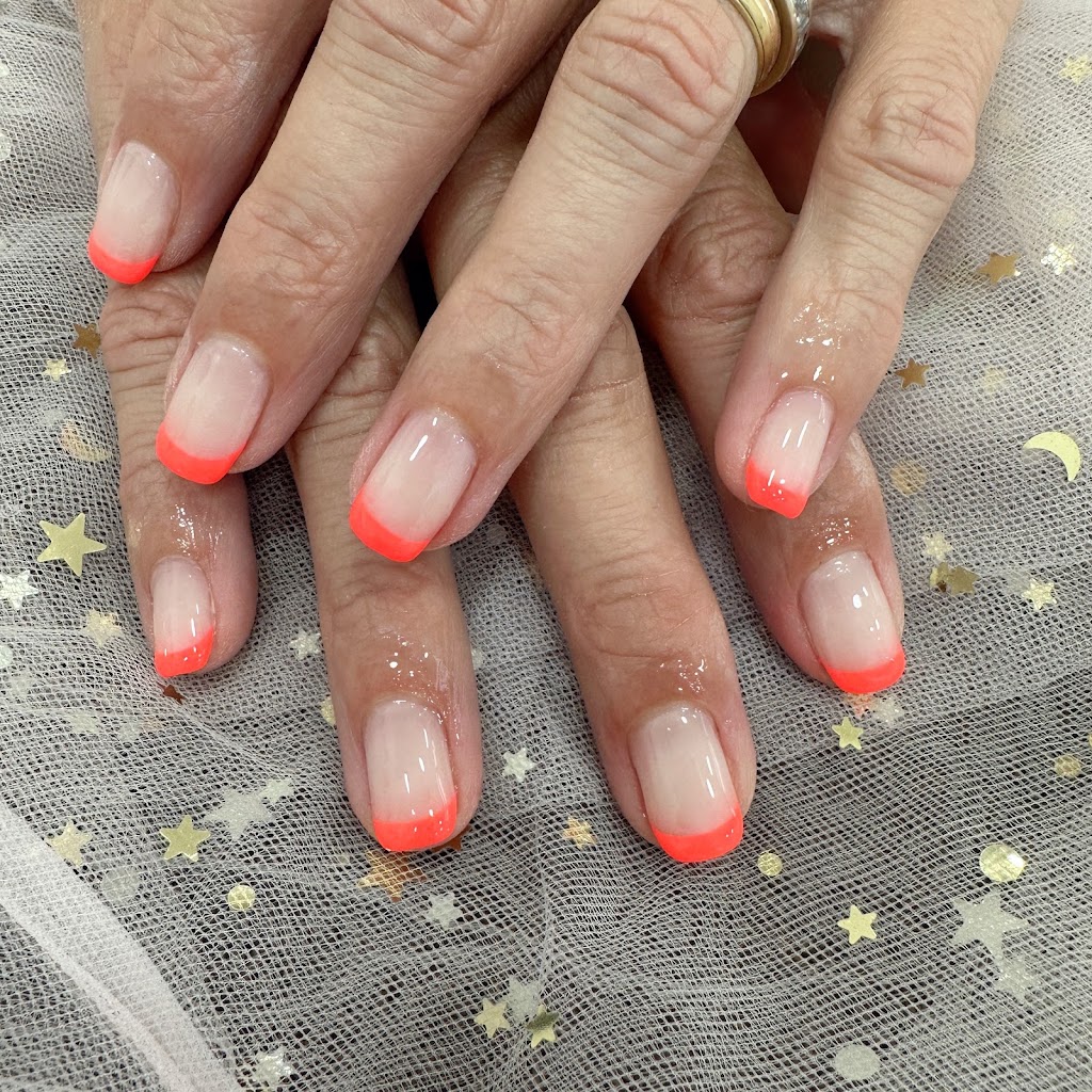 M_NAILS — Manicura
