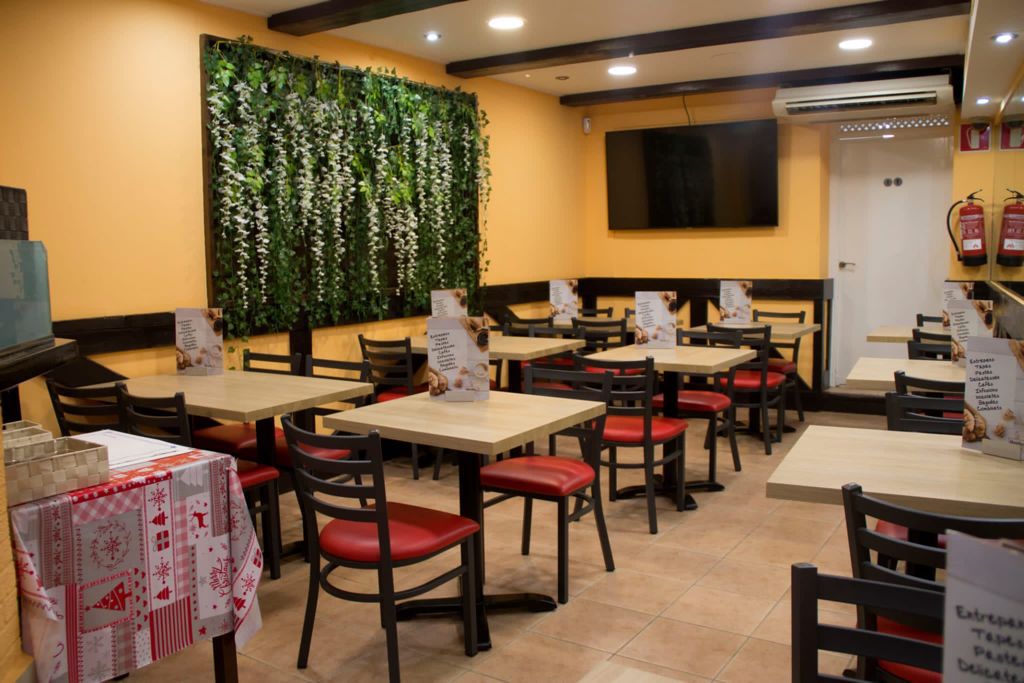 Cafeteria Bar Monika — Ambiente