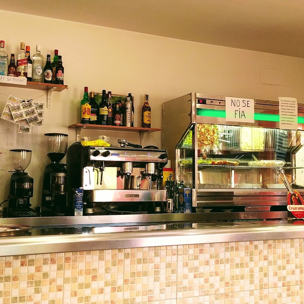 AAVV Barriada Los Alcores — Ambiente