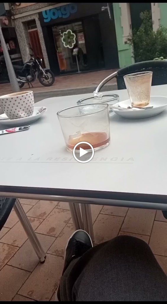 El Cafe Del Passeig — Videos