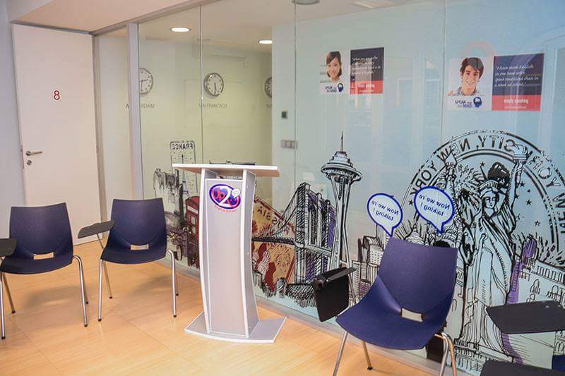 UPtoU English School - Academia de ingles SYM en Vitoria