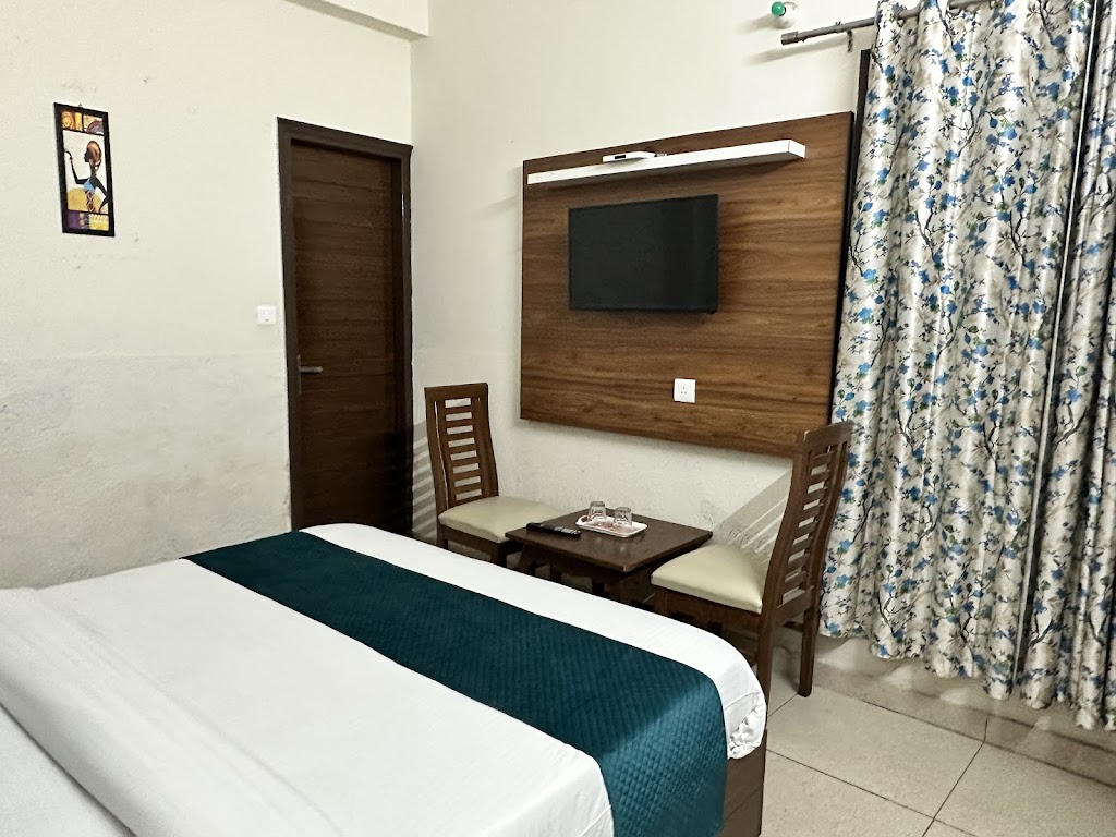 Hotel Highway