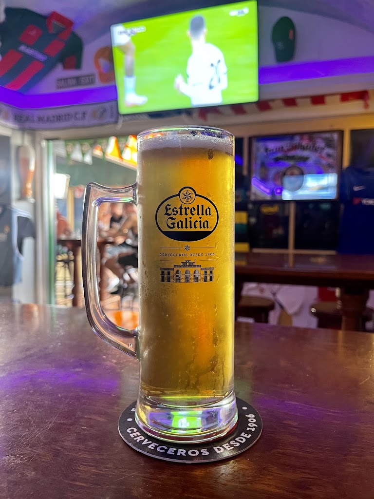 Sports bar game on cita — Comida y bebida