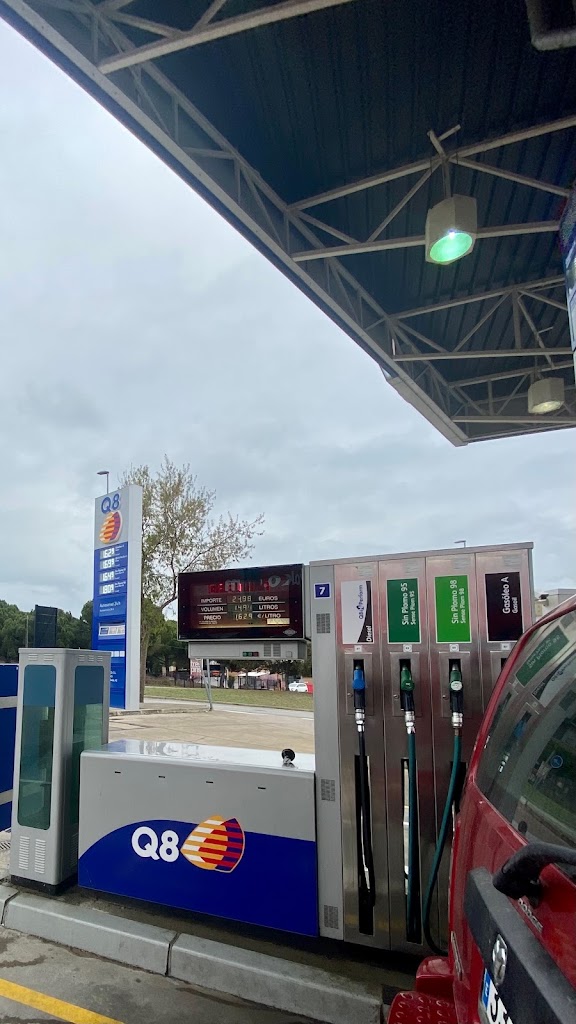 Q8 Gasolinera Granollers — Estacion de servicio