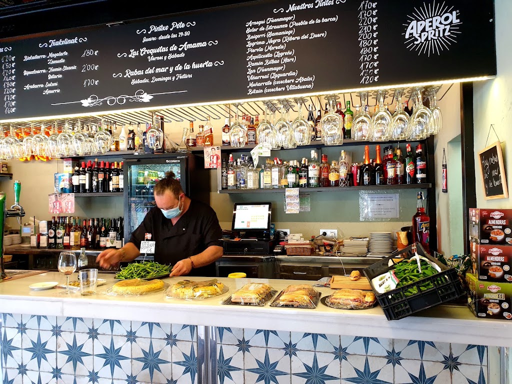 Aldapa cafe bar — Ambiente