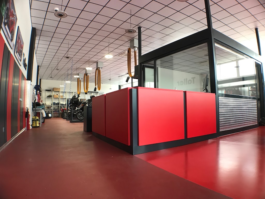 Barral Moto S.L. — Interior