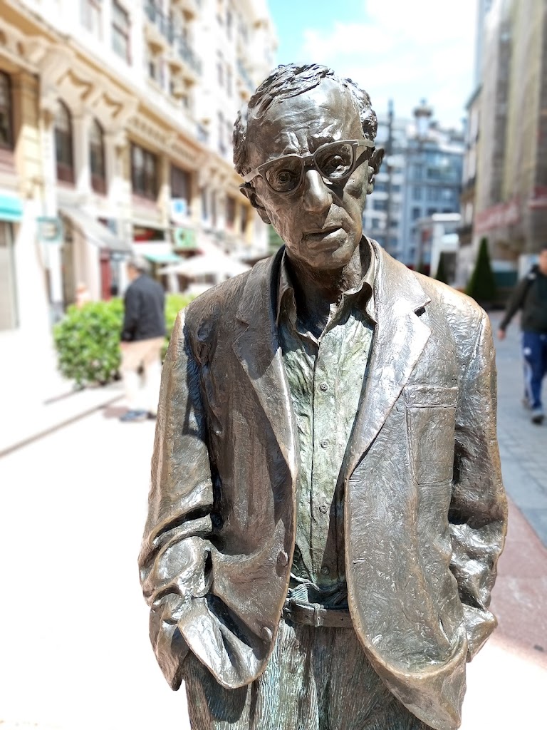 Estatua de Woody Allen