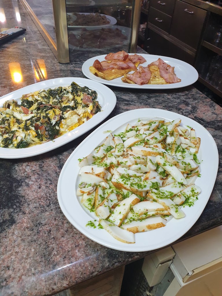 Restaurante Casa Marcelina — Comida y bebida