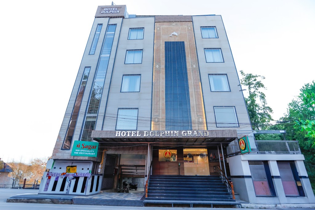 Hotel Dolphin Grand Varanasi