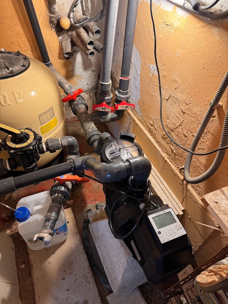 PoolWorK Piscinas. Cloradores Salinos y Mantenimiento de Piscinas