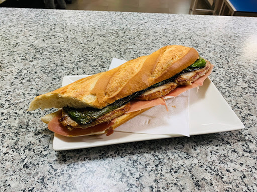 Bar Ye Ye Cafe — Comida y bebida