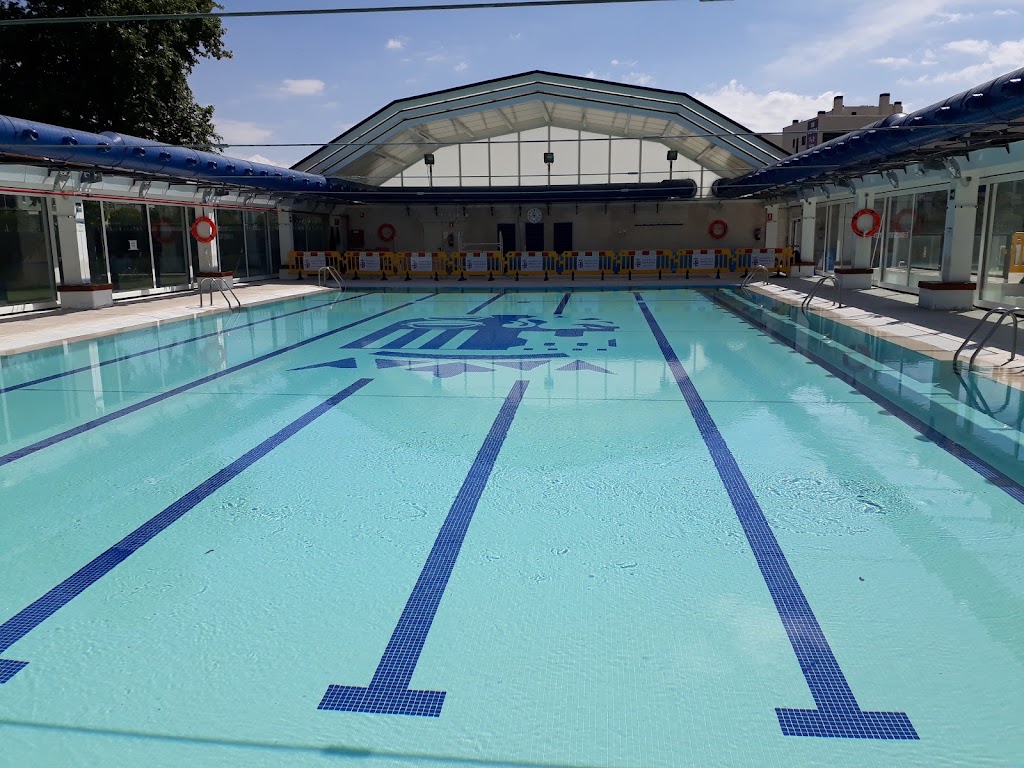 Piscina Municipal de Verano Joaquin Blume. — Piscina