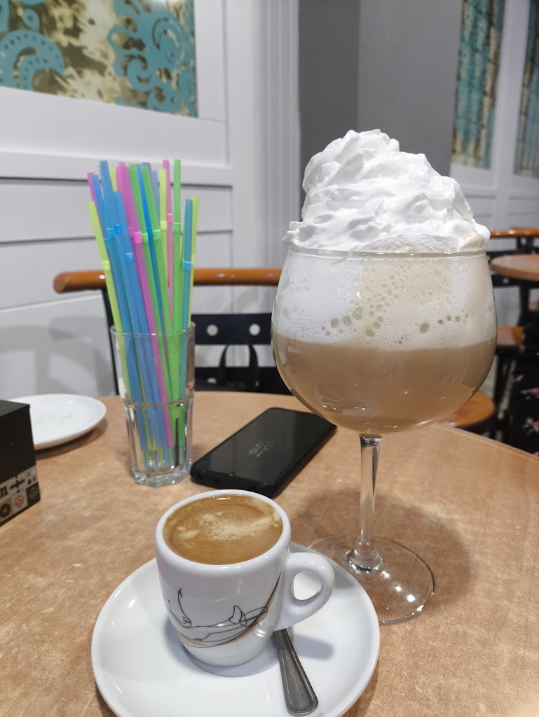 Cafe El Pindal — Comida y bebida