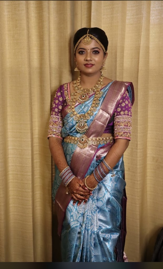 Saaraa S Bridal Studio Beauty Parlour Aariwingsworld Aariclass