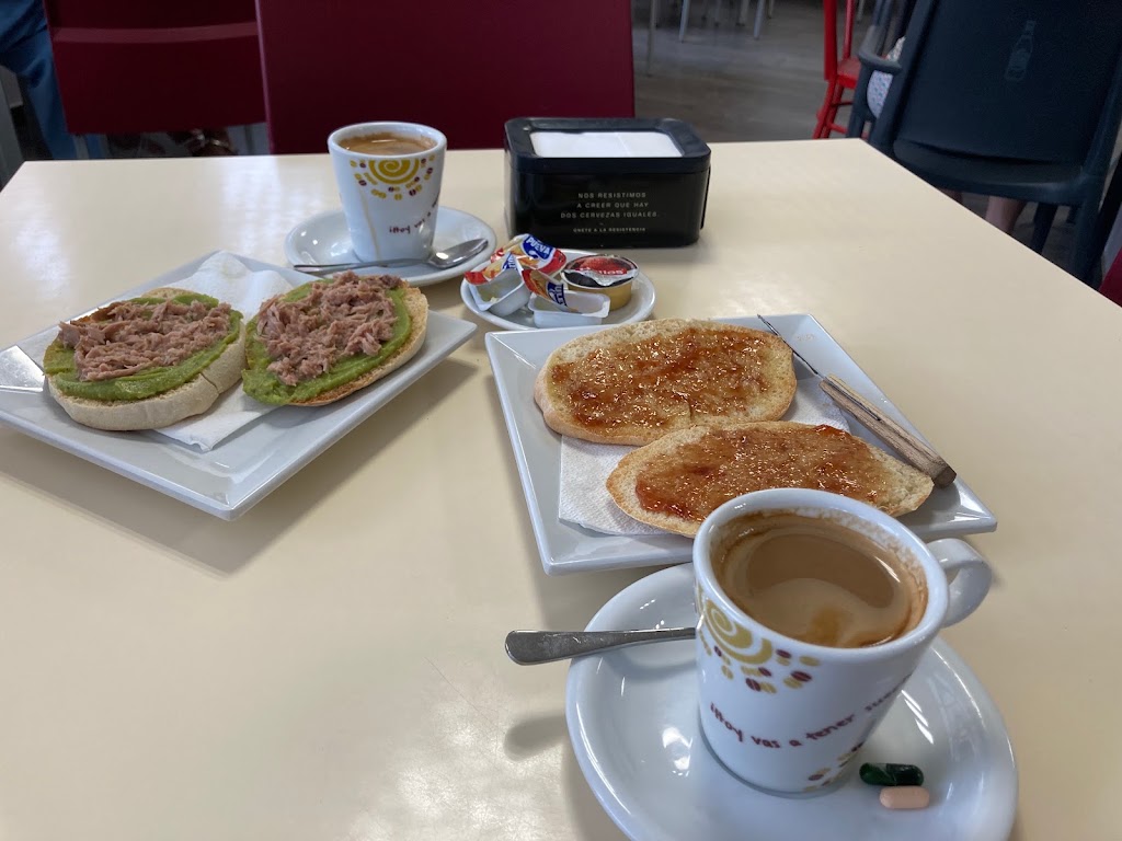 Cafeteria Tus Momentos — Cafe