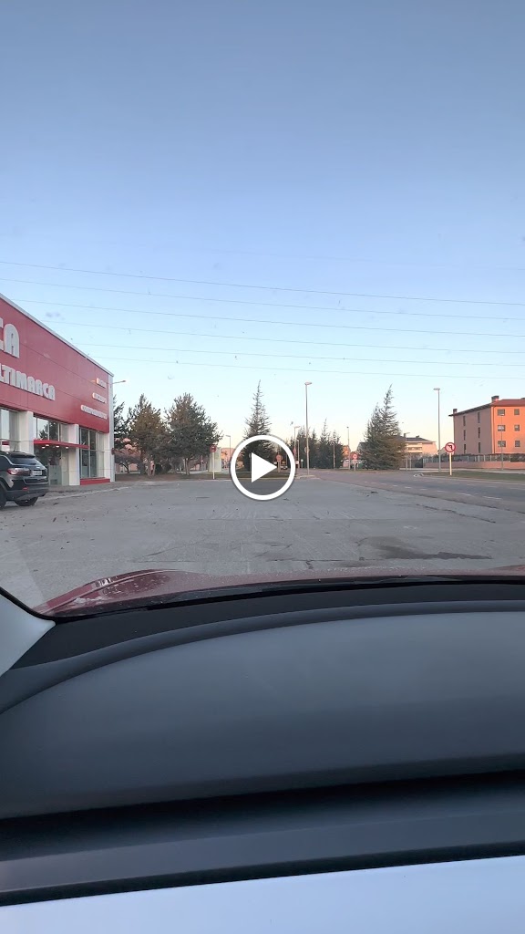 Estacion de carga de vehiculos electricos — Videos