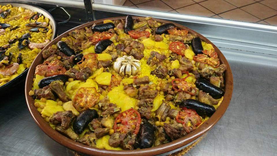 Comidas Casa Cazorla — Comida y bebida