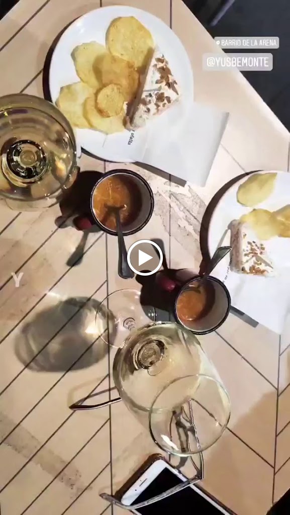 Cerveceria Cafeteria El Rey — Videos