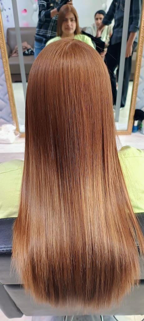 Sartaj Husain Unisex Salon Academy Best Salon Makeup Artist