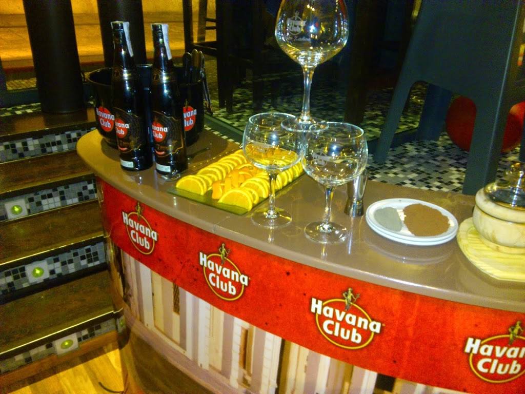 La Taberna de Tony — Comida y bebida